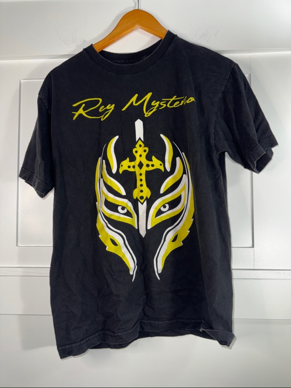 WWE Rey Mysterio Black Tee with Yellow & White Mask Graphic size Medium